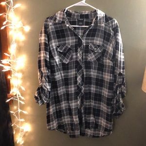 Torrid black and white plaid button up shirt